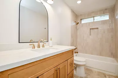 21 Edgewood Forest Ct, The Woodlands, TX 77381 - Photo 25