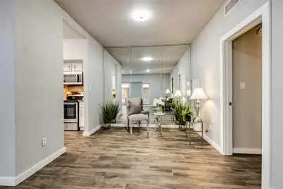 1915 Augusta Drive #8, Houston, TX 77057 - Photo 13