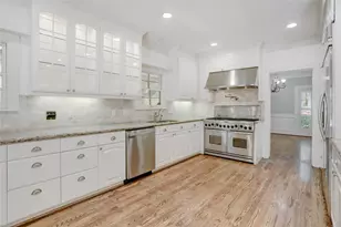 6341 Mercer St, West University Place, TX 77005 - Photo 1