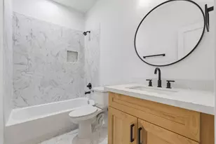 8805 Parkway Dr, Houston, TX 77088 - Photo 13