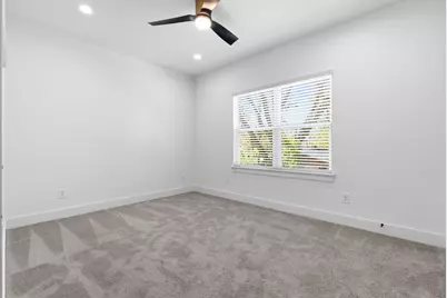 8805 Parkway Drive, Houston, TX 77088 - Photo 15