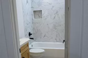 8805 Parkway Dr, Houston, TX 77088 - Photo 11