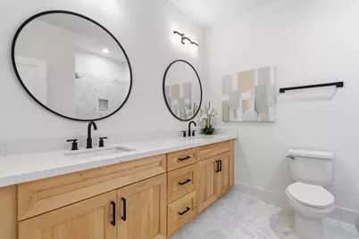 8805 Parkway Drive, Houston, TX 77088 - Photo 17