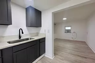 27 Norwood St, Houston, TX 77011 - Photo 5