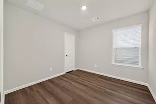 2114 Creole Crk Ln, Houston, TX 77090 - Photo 13