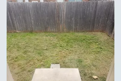 712 N Sharp Street, Franklin, TX 77856 - Photo 9