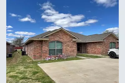 712 N Sharp Street, Franklin, TX 77856 - Photo 1