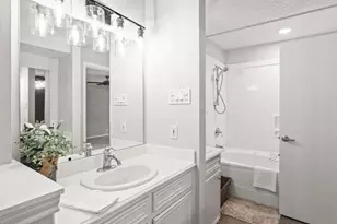 3502 Burlington St, Houston, TX 77006 - Photo 15