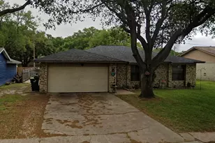 5129 Chateaux Dr, Bay City, TX 77414 - Photo 1