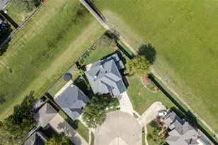 303 Spencer Landing E, La Porte, TX 77571 - Photo 3