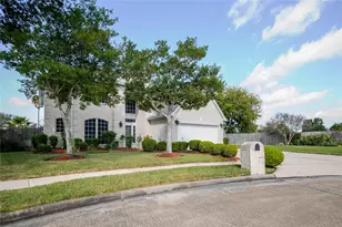 303 Spencer Landing E, La Porte, TX 77571 - Photo 1