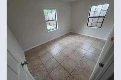 8755 Pattibob Street, Houston, TX 77029 - Photo 9