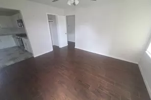 8755 Pattibob St, Houston, TX 77029 - Photo 5