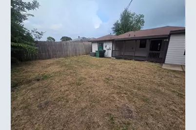 8755 Pattibob Street, Houston, TX 77029 - Photo 11