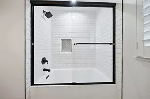 2015 Woodcrest Dr, Houston, TX 77018 - Photo 19