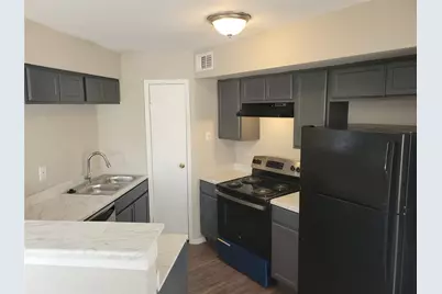 7200 W T C Jester Boulevard #24, Houston, TX 77088 - Photo 5