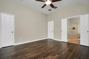 13339 Yaupon Holly Ln, Houston, TX 77044 - Photo 9