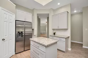 13339 Yaupon Holly Ln, Houston, TX 77044 - Photo 7