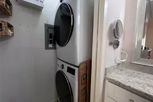 2100 Commonwealth St, Houston, TX 77006 - Photo 25