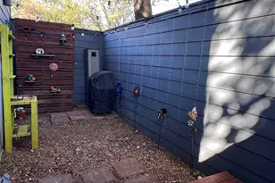 2100 Commonwealth St, Houston, TX 77006 - Photo 29