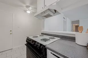 2824 Briarhurst Dr, Houston, TX 77057 - Photo 11