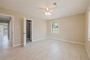 2513 Meadow Ln, La Marque, TX 77568 - Photo 13