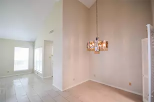 9262 Westwood Village Dr, Houston, TX 77036 - Photo 7