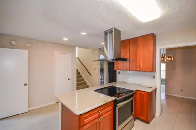 9262 Westwood Village Drive, Houston, TX 77036 - Photo 11