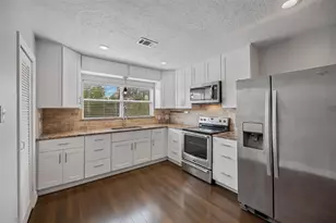 6918 Irvington Blvd, Houston, TX 77022 - Photo 1