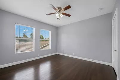 6918 Irvington Boulevard #B, Houston, TX 77022 - Photo 9