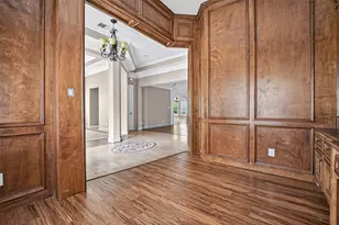 5771 Belarbor St, Houston, TX 77033 - Photo 11