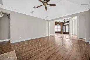 5771 Belarbor St, Houston, TX 77033 - Photo 23