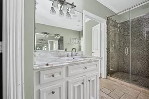 5771 Belarbor St, Houston, TX 77033 - Photo 43