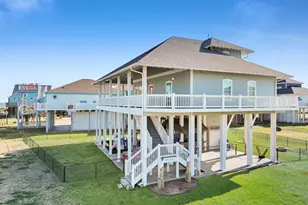2640 Breaker Dr, Crystal Beach, TX 77650 - Photo 11