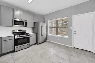 974 Ellington St, Houston, TX 77088 - Photo 5