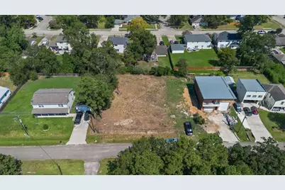 17129 Sprawling Oaks Drive, Conroe, TX 77385 - Photo 9