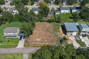 17129 Sprawling Oaks Dr, Conroe, TX 77385 - Photo 9