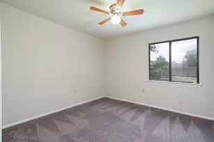 5718 Lake Cove St, San Antonio, TX 78222 - Photo 15