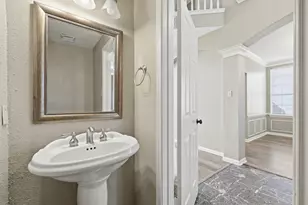 6734 Flowermound Dr, Sugar Land, TX 77479 - Photo 5