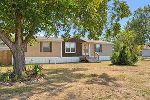 303 N Market St, Bremond, TX 76629 - Photo 23