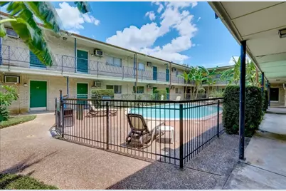 1903 Commonwealth Street #15, Houston, TX 77006 - Photo 5