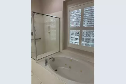 15 Lilac Ridge Place, The Woodlands, TX 77384 - Photo 19