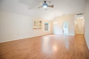 930 Peach Blossom Dr, Pearland, TX 77584 - Photo 5