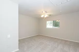 702 E Haven Ct, Friendswood, TX 77546 - Photo 17