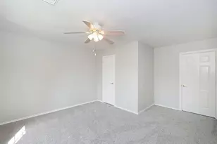 702 E Haven Ct, Friendswood, TX 77546 - Photo 15