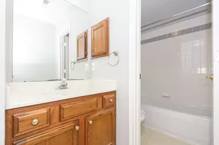 702 E Haven Ct, Friendswood, TX 77546 - Photo 9