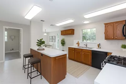 702 E Haven Court, Friendswood, TX 77546 - Photo 3