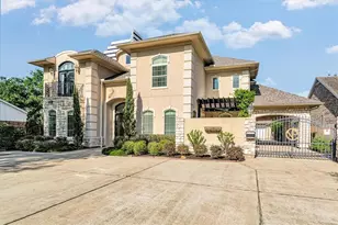 2502 Chimney Rock Rd, Houston, TX 77056 - Photo 1