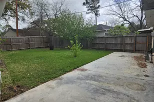 9110 Grape St, Houston, TX 77036 - Photo 17