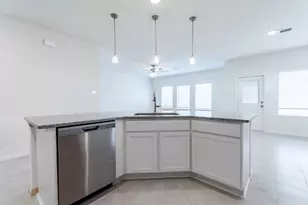 426 Monarch Trl, Huntsville, TX 77320 - Photo 5